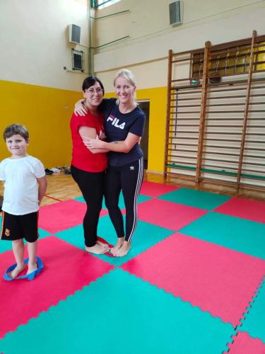 60280DFC-3F0C-43D3-984A-C6C3748442C5