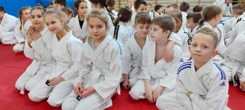 9BE603AB-1A33-45B7-9846-6C1047130F6B