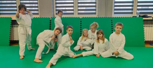 9D717A8C-745A-4B74-9F0F-44EDBD019518